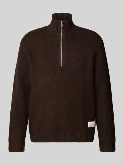 Produktfoto, Relaxed Fit Strickpullover aus elastischem Woll-Mix von JACK & JONES in Dunkelbraun, Troyer-Kragen, Modell 'MONTREAL', feine Struktur