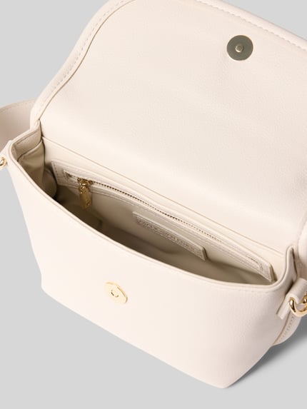 Produktfoto, cremefarbene Umhängetasche mit Label-Schriftzug Modell 'HAIL' von Valentino Bags, goldene Details, glatte Textur, Damen Umhängetasche von Valentino Bags