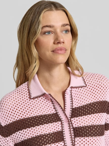 Frauenmodel trägt Cardigan mit Polokragen und 1/2-Arm von Jake*s Casual, Reine Baumwolle, Gerader-Schnitt, Knopfleiste, Nahaufnahme Oberkörper