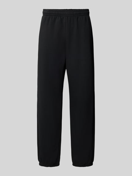 Produktfoto, Straight Fit Sweatpants aus Baumwoll-Mix mit Eingrifftaschen von URBAN CLASSICS, Schwarz, elastische Abschlüsse, glatte Textur, Herren Sweatpants, Baumwoll-Mix, Innenbeinlänge bei Größe M 75 cm.