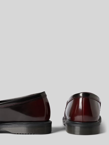 Produktfoto, Loafers aus Leder mit Schaftbrücke Modell 'Temara' von Dr. Martens, bordowe, zaokrąglony kształt, skórzana faktura, profilowana podeszwa, wysokość obcasa w rozmiarze 40: 3 cm, wysokość cholewki w rozmiarze 40: 7 cm, szerokość w rozmiarze 40: 6 cm