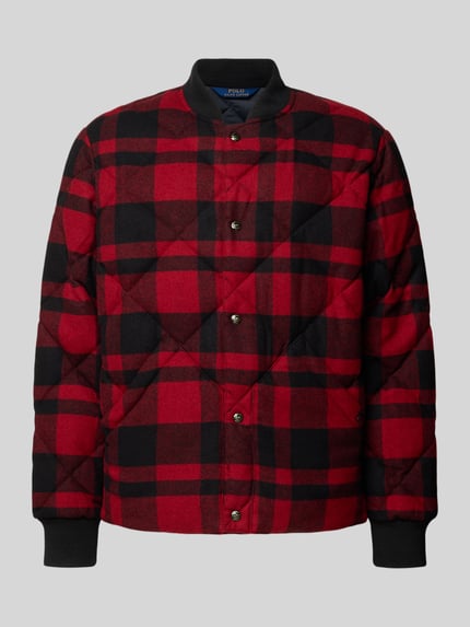 Produktfoto, Daunenjacke mit Druckknopfleiste von Polo Ralph Lauren im rot-schwarzen Karomuster, Baumwoll-Mix, Regular Fit, gerippte Abschlüsse, Stehkragen, Eingrifftaschen