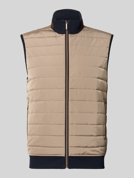 Produktfoto, Steppweste mit Stehkragen und Eingrifftaschen von bugatti aus beigem Baumwoll-Mix, gerader Schnitt, Reißverschluss, gerippter Saum, schlichte Oberfläche