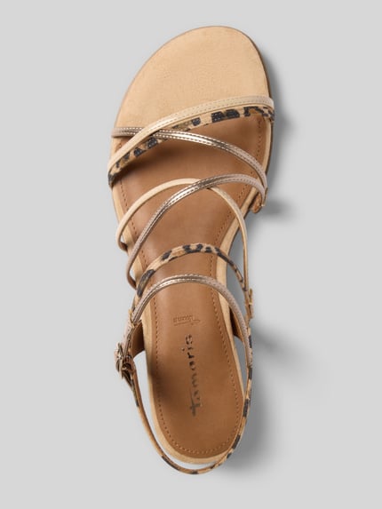 Produktfoto, Sandalen mit Strasssteinbesatz von Tamaris in Beige und Braun, strukturierte Sohle, flache Absatzform, unifarbene Optik