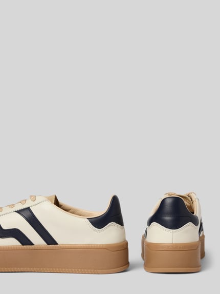 Produktfoto, Sneaker aus echtem Rindsleder Modell 'Cuzmani' von GANT in Creme, Dunkelblau und Hellbraun mit glatter Oberfläche, Damen Sneaker