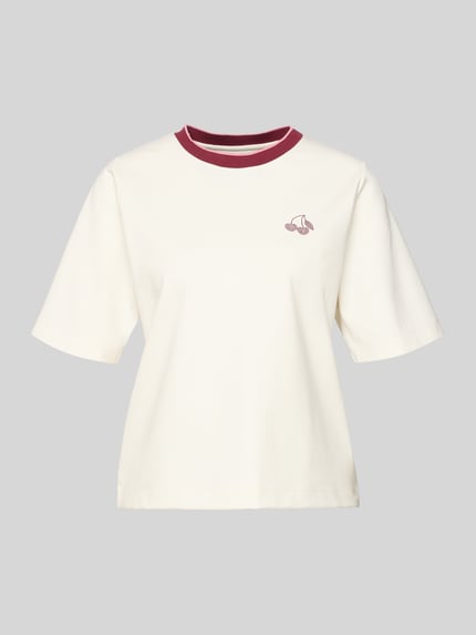 Produktfoto, Regular Fit T-Shirt mit Strasssteinbesatz von Marc Cain in Offwhite, elastischer Baumwoll-Mix mit Modal-Anteil, Rundhalsausschnitt