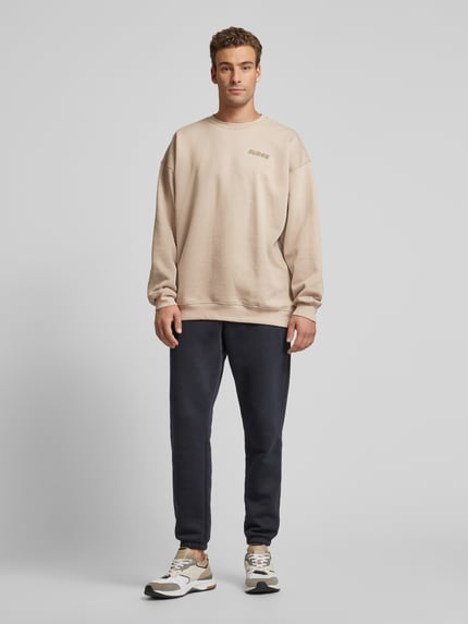 GUESS Activewear Sweatshirt mit Label-Print Modell 'EMIS' Beige 1