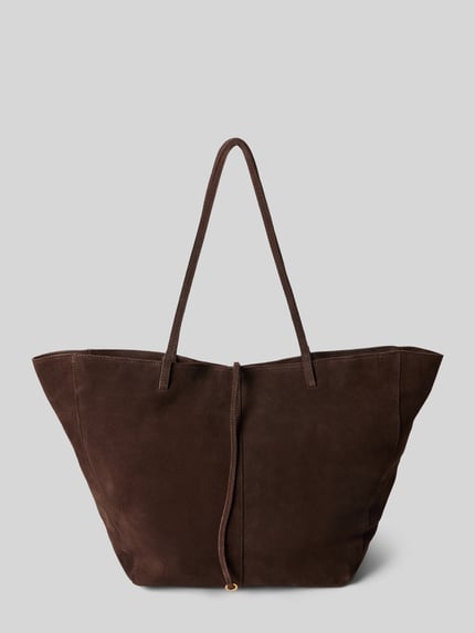 Produktfoto, Tote Bag mit Tragehenkel von Mango aus Rindsleder in Dunkelbraun, Hauptfach mit Magnetverschluss, Innenfach mit Reißverschluss, 54 cm Breite, 31 cm Länge, 13 cm Tiefe, Schulterriemen 63 cm, glatte und samtige Textur.