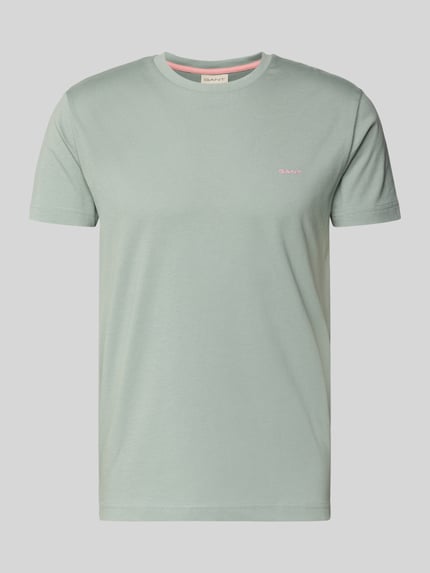 Productfoto, T-shirt met labeldetail van Gant in lichtgroen, puur katoen, recht model, ronde hals, ruglengte bij maat M 70 cm.