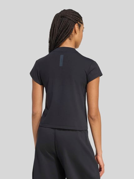 adidas Sportswear t-shirt o kroju slim fit z wyhaftowanym logo Czarny 4