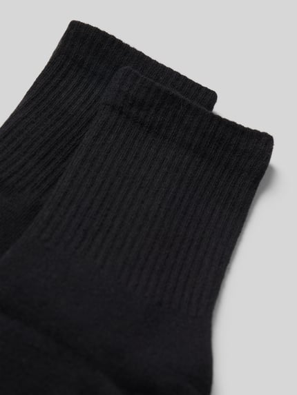 Produktfoto, Socken mit elastischem Bund Modell 'Crew' im 2er-Pack von Snocks für Herren, schwarze Farbe, Baumwoll-Mix, Detailaufnahme.