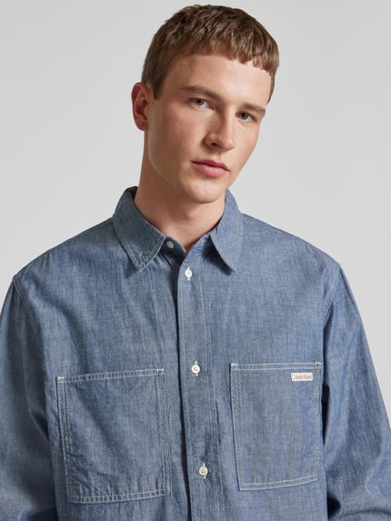 Calvin Klein Jeans Regular Fit Jeanshemd mit Label-Detail Modell 'EASY CHAMBRAY' Jeansblau 3