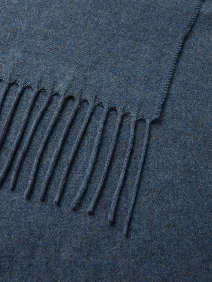 Christian Berg Men Schal mit Fransen Jeansblau Melange 2