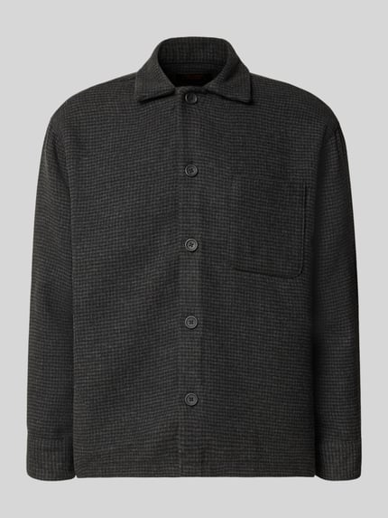 Produktfoto, Regular Fit Hemdjacke mit Brusttasche Modell 'SOHO OLLIE' von JACK & JONES in dunklem Grau mit feiner Struktur, Kentkragen, durchgehende Knopfleiste, sichtbare Textur, minimalistisches Design. Rückenlänge 71 cm, Schulterbreite 41 cm, Ärmellänge 65 cm.