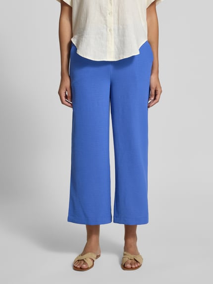 Vrouwenmodel draagt Culotte met Kordelzug und Eingrifftaschen van Franse, recht model, elastische tailleband, Franse steekzakken, close-up van voren