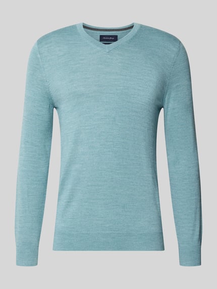 Produktfoto, Strickpullover aus Woll-Mix mit V-Ausschnitt von Christian Berg Men, Regular Fit in Hellblau, gerippte Abschlüsse, Vorderansicht.