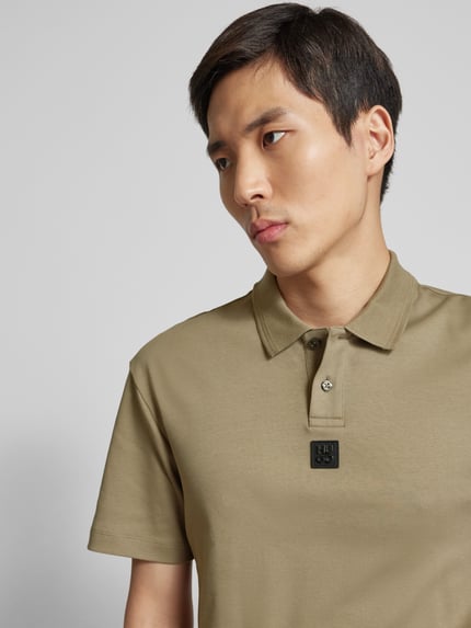 HUGO koszulka polo o kroju regular fit z naszywką z logo model 'Deabono' Jasnobrązowy 3