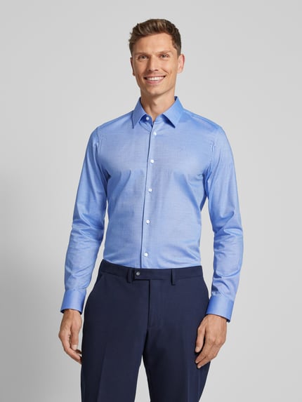 JOOP! COLLECTION Koszula biznesowa męska JOOP! Collection;Mieszanka bawełny z dodatkiem streczu;Krój slim fit;Model ‘Pierce’;Kołnierzyk typu kent;Listwa guzikowa na całej długości;Sportowe mankiety;Długość tyłu w rozmiarze 40: 76 cm;Szerokość ramion w rozmiarze 40: 45 cm;Długość rękawa w rozmiarze 40: 68 cm Niebieski 4