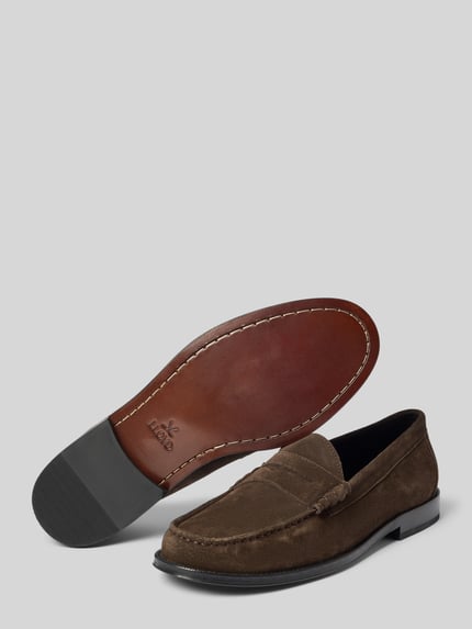 Produktfoto, brązowe Loafers aus Leder mit glatter Sohle Modell 'CLOUT MOVE' von Lloyd, prawdziwa skóra, zaokrąglony nosek, wsuwany fason, gładka podeszwa, wysokość obcasa w rozmiarze 44: 2 cm, wysokość cholewki w rozmiarze 44: 7 cm, szerokość w rozmiarze 44: 15 cm, matowa tekstura
