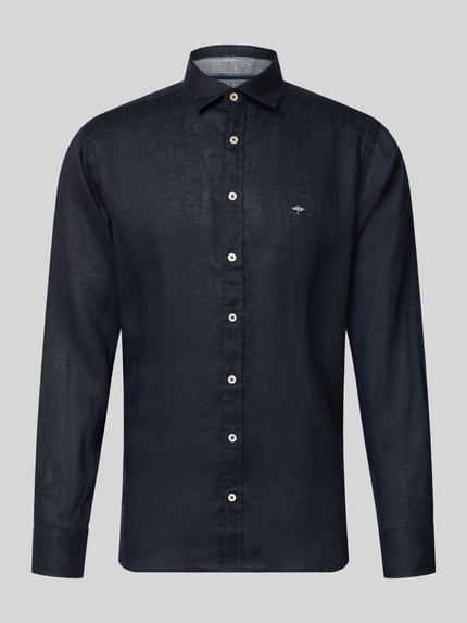Productfoto, Slim Fit Leinenhemd mit Haifischkragen van Fynch-Hatton in donkerblauw, puur linnen, label-stitching, lange mouwen, sharkkraag