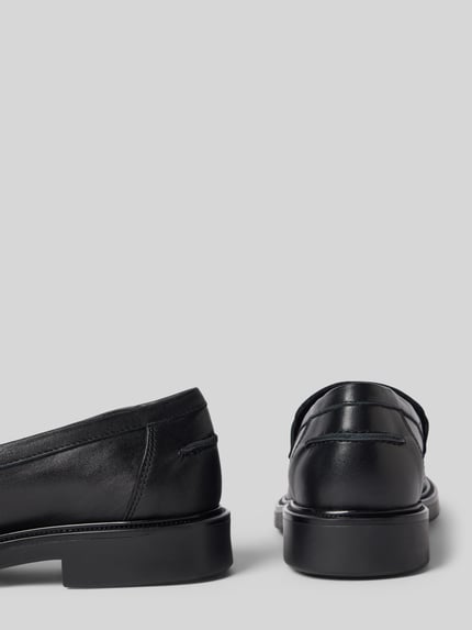 Produktfoto, Loafer mit leicht profilierte Sohle von BIANCO, schwarz, glatte Optik, Logo-Detail, abgerundete Passform, Rückansicht
