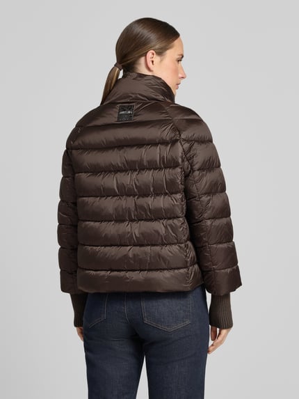 Marc Cain Steppjacke mit Stehkragen und Label-Detail Mittelbraun 5