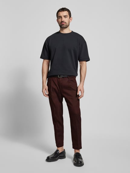 DRYKORN Tapered Fit Bundfaltenhose aus Leinen-Mix Moodell 'CHASY' Dunkelrot 1
