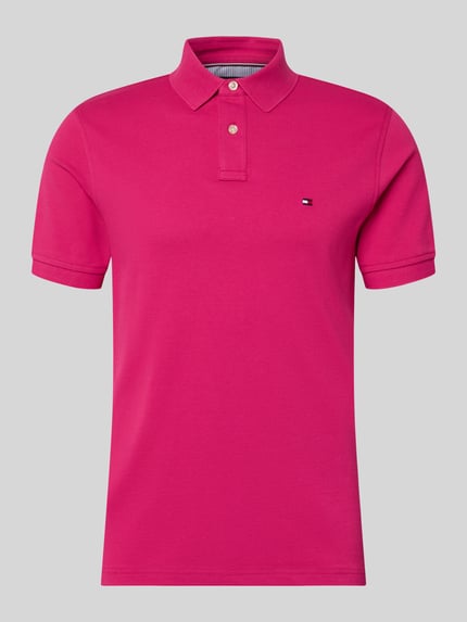 Produktfoto, Regular Fit Poloshirt aus Baumwoll-Mix von Tommy Hilfiger, efekt: jednolity kolor, wyhaftowane logo, kołnierzyk polo, zapięcie na 2 guziki, krótki rękaw, wykończenie z rozcięciem, wykończenie materiału: pika, mieszanka bawełny