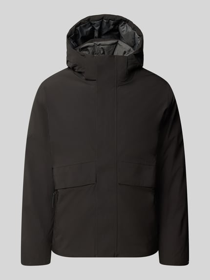 Produktfoto, schwarze Jacke mit Kapuze und Pattentaschen Modell 'LAMOON' von JACK & JONES Premium, verdeckter Reißverschluss, glatte Oberfläche