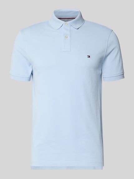 Produktfoto, Regular Fit Poloshirt aus Baumwoll-Mix von Tommy Hilfiger, jasnoniebieski, gładki, krój regular fit, logo, krótki rękaw, bawełniany miks, piqué