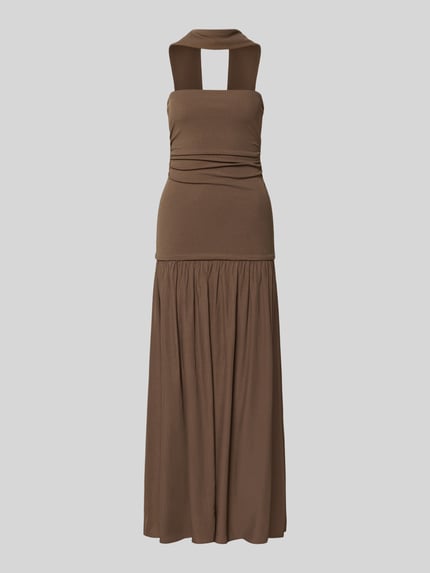 Produktfoto, Maxikleid mit tiefem Rückenausschnitt von Little Mistress, mieszanka materiałów z dodatkiem streczu, podkreślająca figurę, drapowania, długość tyłu w rozmiarze 36: 121 cm, szerokość w rozmiarze 36: 30 cm, brązowe odcienie, gładka faktura, miękka linia spódnicy
