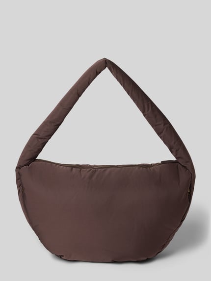 Produktfoto, Shoulder Bag mit Logo-Detail Modell 'Puffy' von Studio Noos w kolorze brązowym, Główna przegroda z zamkiem błyskawicznym, pasek na ramię, detal z logo, Szerokość w rozmiarze 1: 48 cm, Długość w rozmiarze 1: 35 cm, Głębokość w rozmiarze 1: 10 cm, Długość paska na ramię w rozmiarze 1: 78 cm