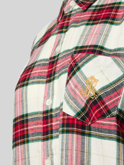 Frauenmodel trägt Nachthemd mit Brusttasche von LAUREN RALPH LAUREN, kariertes Allover-Muster, Webware, Nahaufnahme Oberkörper