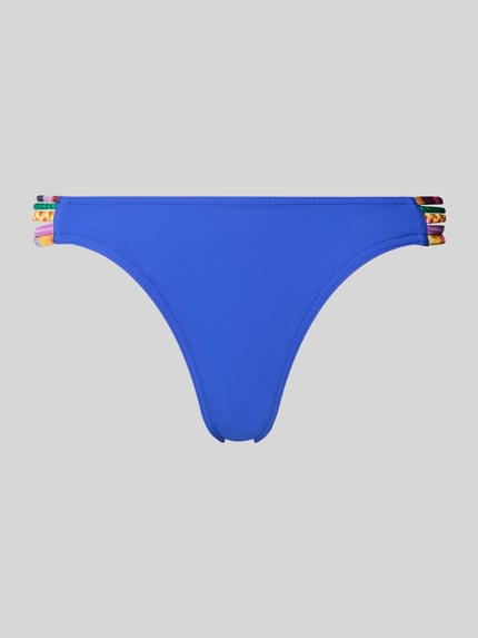 Slim Fit Bikinihose mit Zierbesatz Modell 'ONYTA' Shop The Look MANNEQUINE