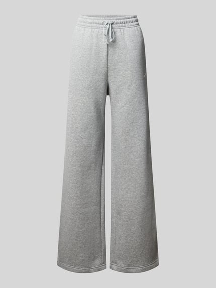 Loose Fit Sweatpants mit Logo-Stitching Modell 'Phoenix' Shop The Look MANNEQUINE
