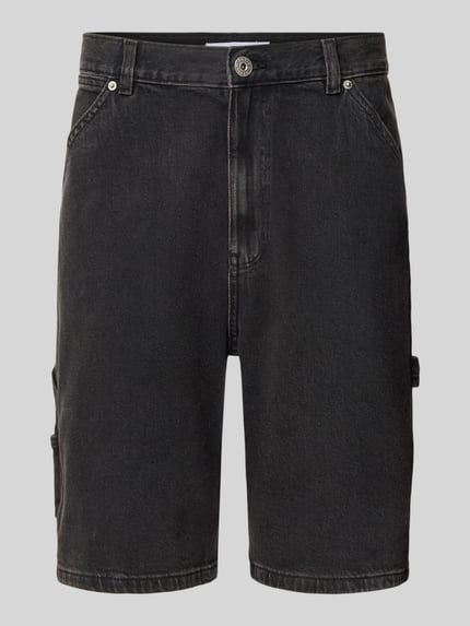 Produktfoto, Bermudas mit seitlichen Eingrifftaschen und Gesäßtaschen von REVIEW, Baumwoll-Mix in Schwarz, Straight Fit, sichtbare Struktur