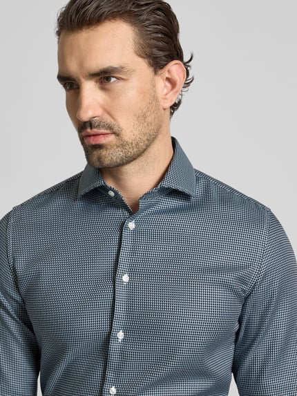 Seidensticker Slim Fit Business-Hemd mit Kentkragen Gruen 3