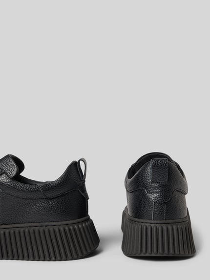 Productfoto, Sneaker aus Leder Modell 'HOPPER' van Antony Morato voor heren, zwart leer, afgeronde punt, labeldetail, vetersluiting, hakhoogte maat 44: 5 cm, schachthoogte maat 44: 8 cm, schachtbreedte maat 44: 7 cm, grove structuur, matte finish