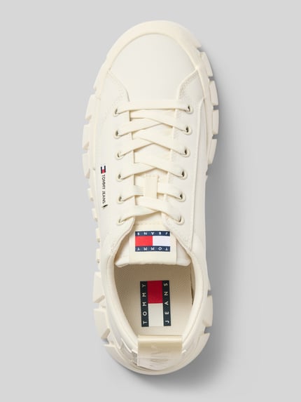 Productfoto, Low Top Sneaker uit echt rundleer model 'FLATFORM CHUNKY SNEAK' van Tommy Jeans, unikleurig, ronde neus, platte hak, labelreliëf, vetersluiting, gestructureerde zool, gladleer.