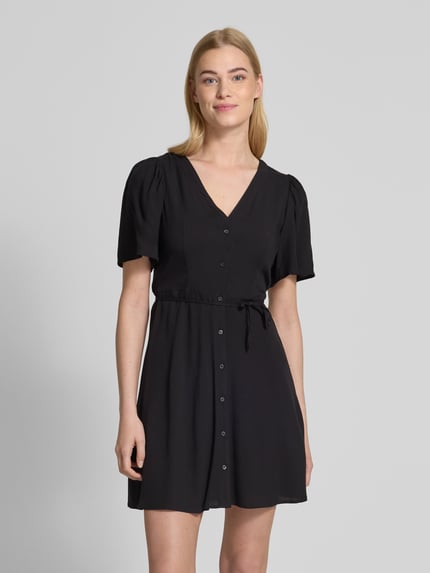 VERO MODA Sukienka mini taliowana z czystej wiskozy model ‘ALBA’ Czarny 4