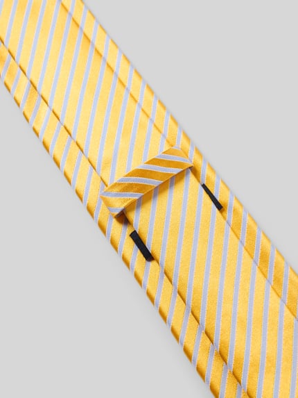 Productfoto, Krawatte aus Seide van Willen met geel-wit gestreept patroon, klassieke vorm, 7 cm breed, zijde textuur