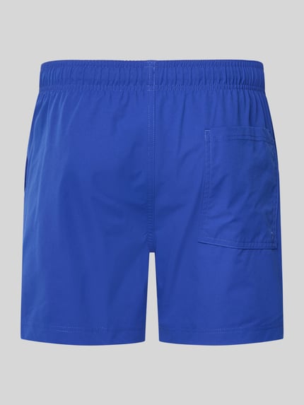 Produktfoto, niebieska Badehose mit Label-Stitching Modell 'MAUI' od Jack & Jones, krój regular fit, elastyczny pas, tunel, tekstura gładka