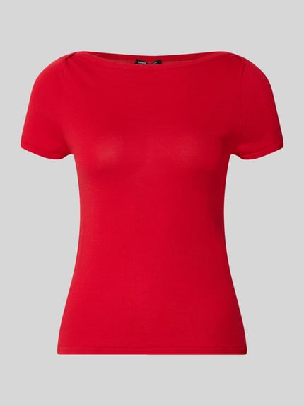 Produktfoto, Skinny Fit T-Shirt aus reiner Baumwolle von MANGO in kräftigem Rot, U-Boot-Ausschnitt, kurzärmelig, figurbetontes Design