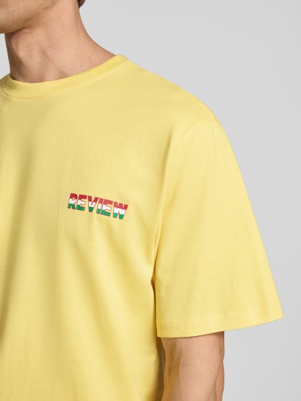 REVIEW T-Shirt mit Label-Print Pastellgelb 3
