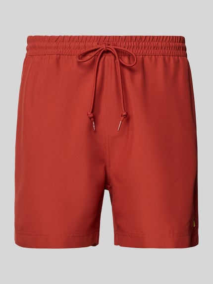 Productfoto, Regular Fit Badeshorts met gestikt logo model 'Chase' van Carhartt Work In Progress, heren zwembroek met geïntegreerde slip, elastische band met tunnelkoord, rood, gladde stof