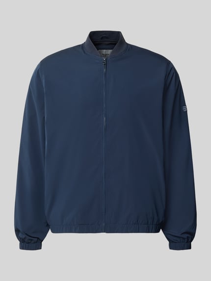 Produktfoto, Regular Fit Bomberjacke mit College-Kragen Modell 'BELVEDERE' von Pepe Jeans, Optik: Unifarben, Reißverschluss, seitliche Eingrifftaschen, Label-Patch, elastischer Ärmelabschluss, dunkles Blau, glatte Oberfläche