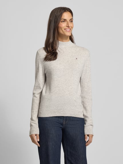 Tommy Hilfiger Sweter o kroju regular fit z mieszanki wełny i kaszmiru Jasnoszary 4