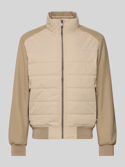 Produktfoto, Jacke mit Stehkragen von Christian Berg Men in Beige, Regular Fit, Reißverschluss, gerippte Abschlüsse, dezente Steppstruktur