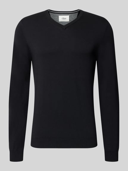 Produktfoto, Pullover mit Logo-Stitching von S.OLIVER CASUAL in uni Schwarz, V-Ausschnitt, langarm, gerippte Abschlüsse, Feinstrick, Struktur