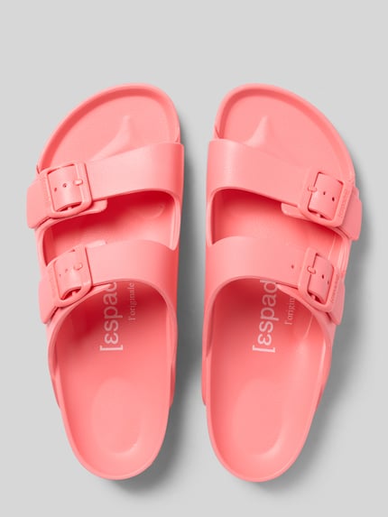 Productfoto, Slides met logo-reliëf model 'AMI POOL' van Espadrij, afgeronde vorm, verstelbare riem met gesp, roze, gestructureerde zool, hakhoogte 3 cm bij maat 40.